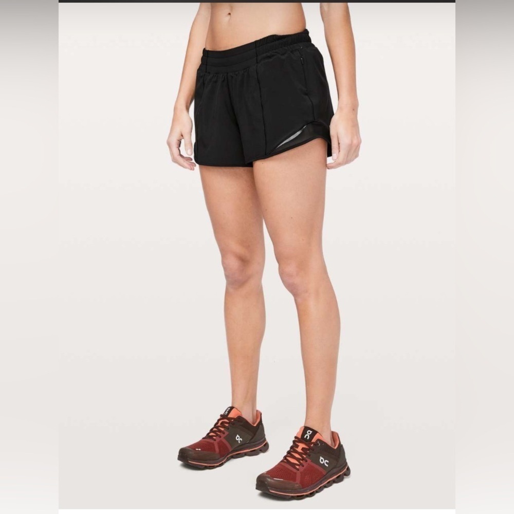 Lululemon Hotty Hot Short *Long 4"
Black